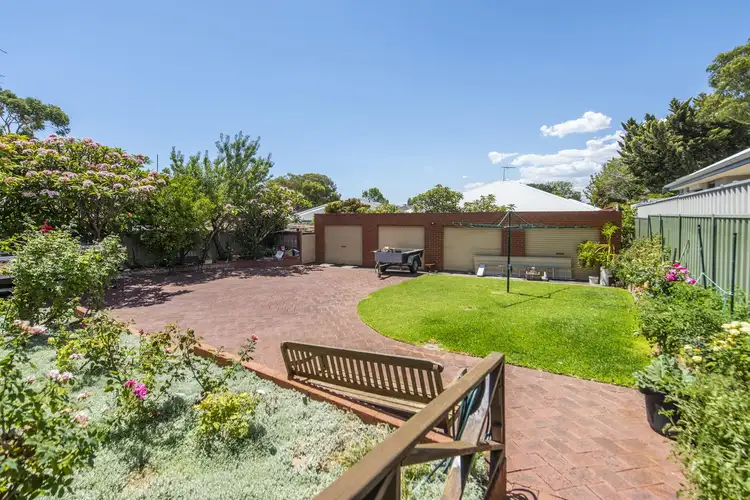 4 Laidlaw Street, Hilton WA 6163