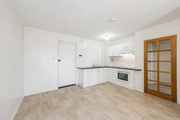11/67 Lester Drive, Thornlie WA 6108