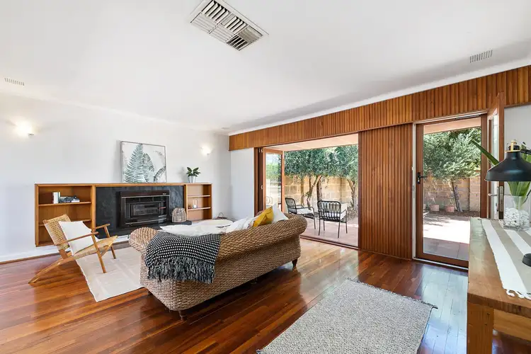 41 Denny Way, Alfred Cove WA 6154