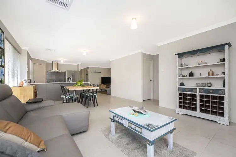 24 Langdon Loop, Caversham WA 6055