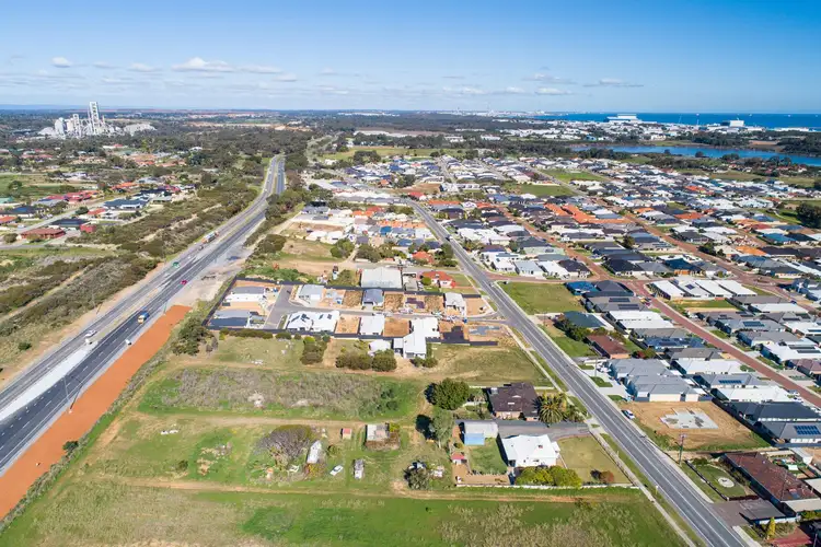 584 Rockingham Road, Lake Coogee WA 6166