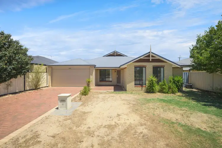 18 Lenihan Corner, Wattle Grove WA 6107