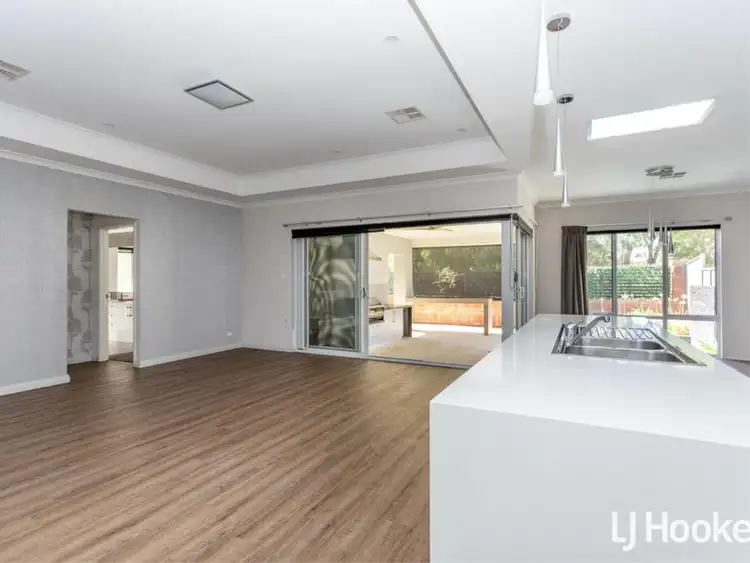 Seventh view of Homely house listing, 37 Davenport Approach, Wandi WA 6167