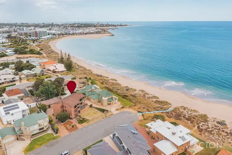 3/3 Barry Street, Mandurah WA 6210