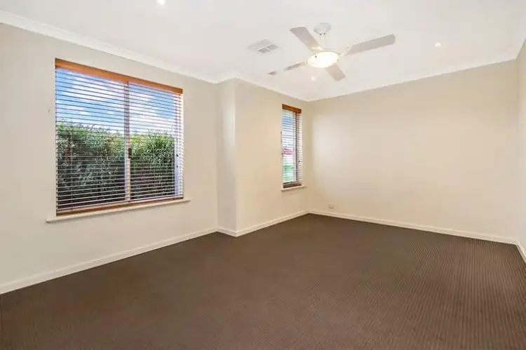 Fourth view of Homely house listing, 8 Whitemoss Turn, Waikiki WA 6169