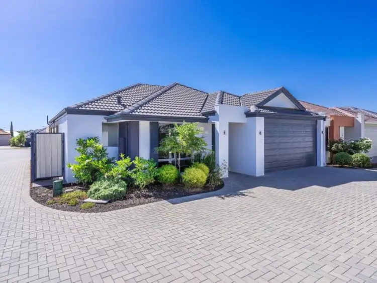 4/323 Pebble Beach Boulevard, Meadow Springs WA 6210