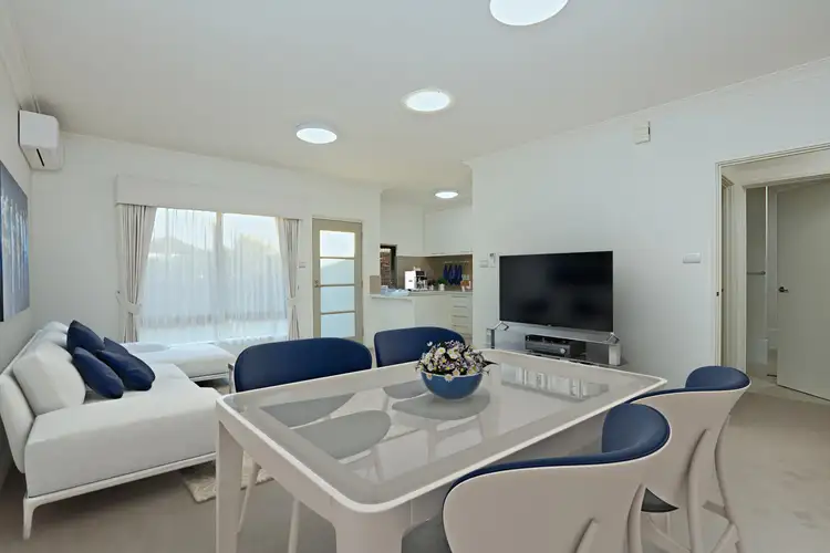 9/4 Kitchener Road, Melville WA 6156
