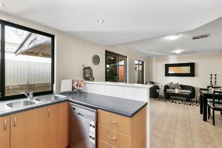 Seventh view of Homely townhouse listing, 6 Doig Court, Bicton WA 6157