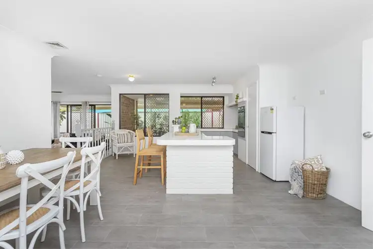 Second view of Homely house listing, 9 Edmonton Place, Kingsley WA 6026