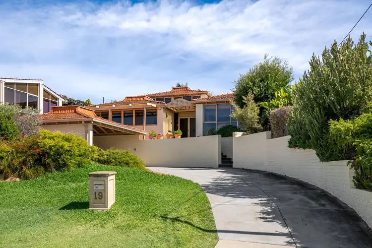 19 Meecham Way, Karrinyup WA 6018