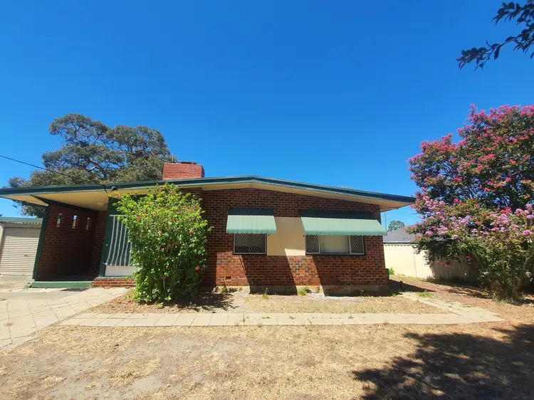 4 Oswell Street, Cloverdale WA 6105