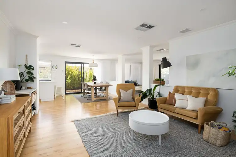 18 Sutton Way, Darch WA 6065