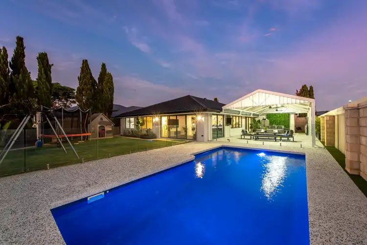 33 Limerick Crescent, Darch WA 6065