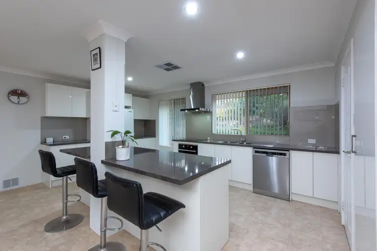 11 Neptune Gardens, Beldon WA 6027