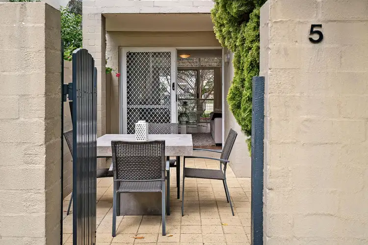 5/4 Waterway Court, Churchlands WA 6018