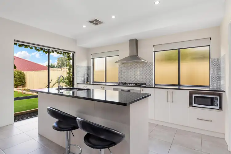 8B Yale Road, Thornlie WA 6108