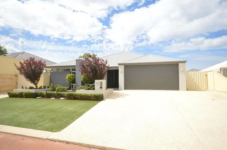 18 Pattison Ridge, Madora Bay WA 6210