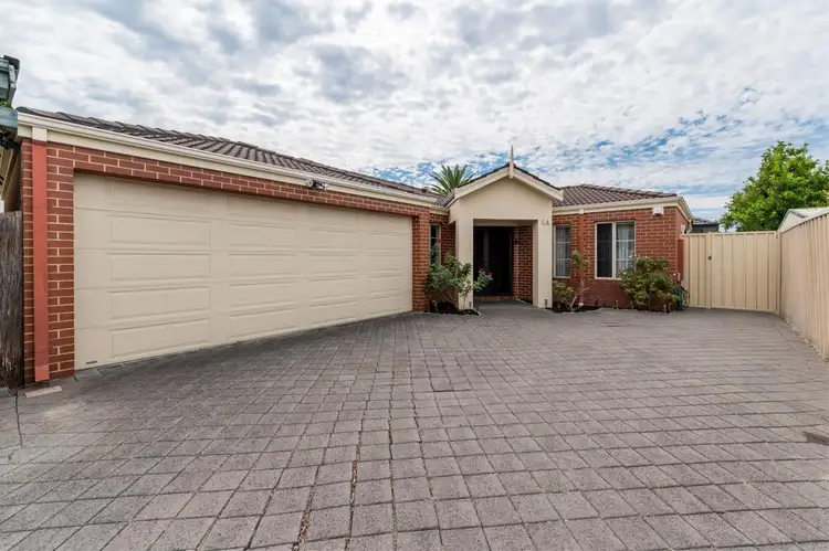4A Boyle Place