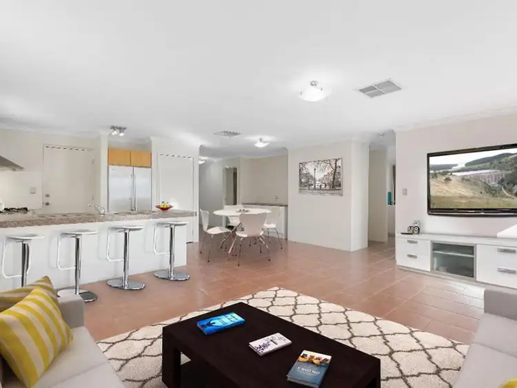 10 Kurnalpi Turn, Wanneroo WA 6065