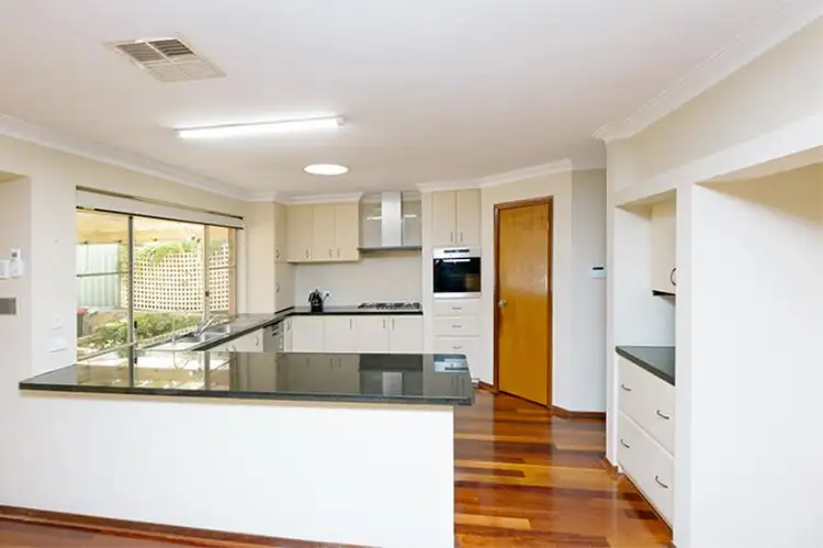 5 Dux Court