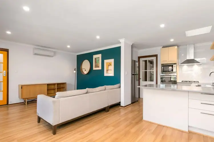 2/2-4 Adrian Street, Palmyra WA 6157