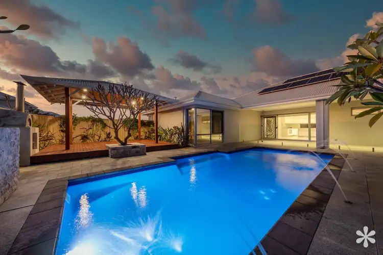 1 Louttit Bend, Piara Waters WA 6112