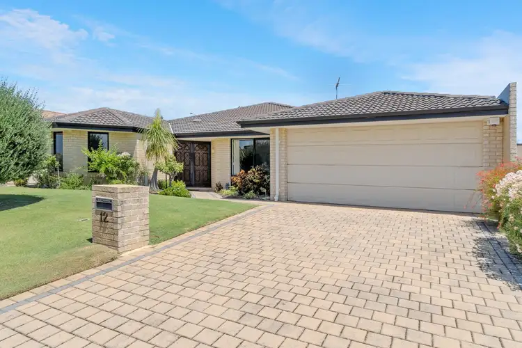 12 Nutbush Court, Thornlie WA 6108