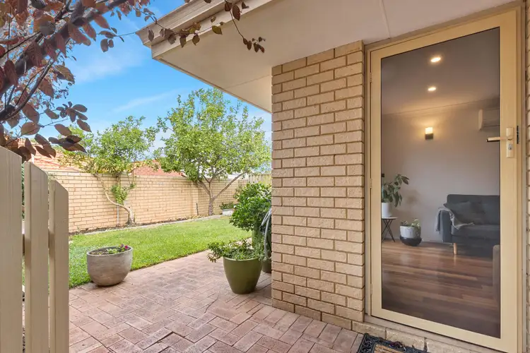 4/72 Kinsella Street, Joondanna WA 6060