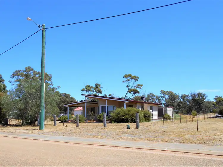8 Jewel Street, Broomehill Village WA 6318