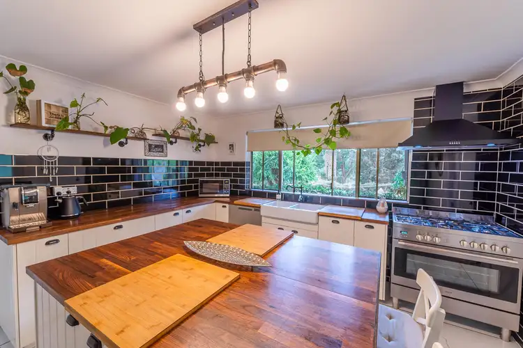 17 Brockman Street, Bakers Hill WA 6562
