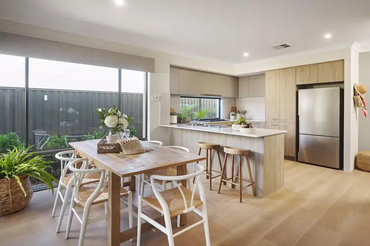 Second view of Homely house listing, 5 Topaz Way, Treeby WA 6164
