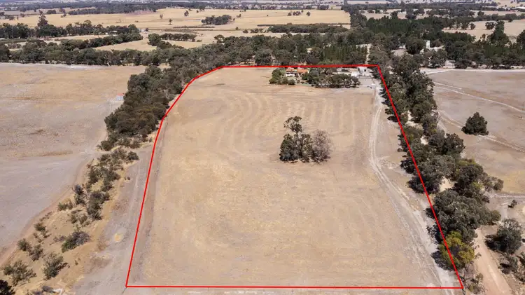 97 Narrakine Road South, Narrogin WA 6312