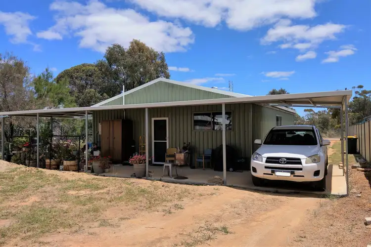 30 Bath Street, Kukerin WA 6352