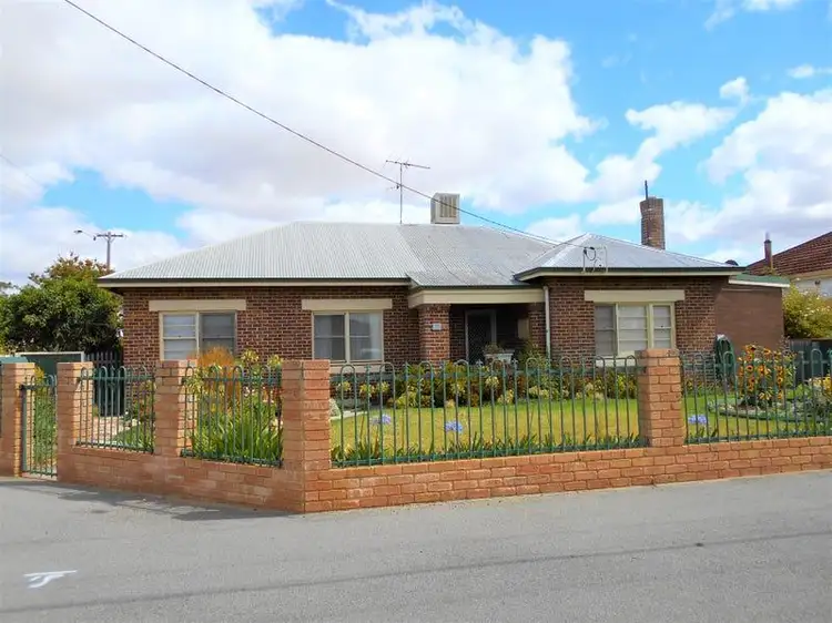 61 Carew Street, Katanning WA 6317