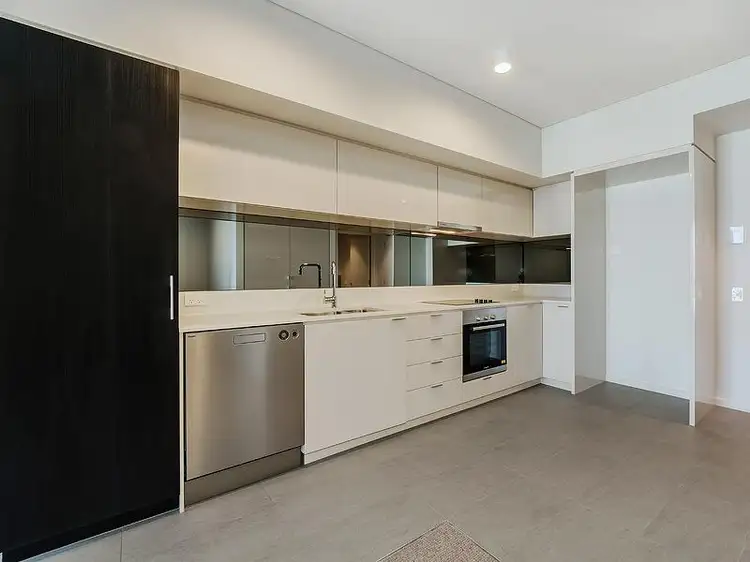 38/201 Carr Place