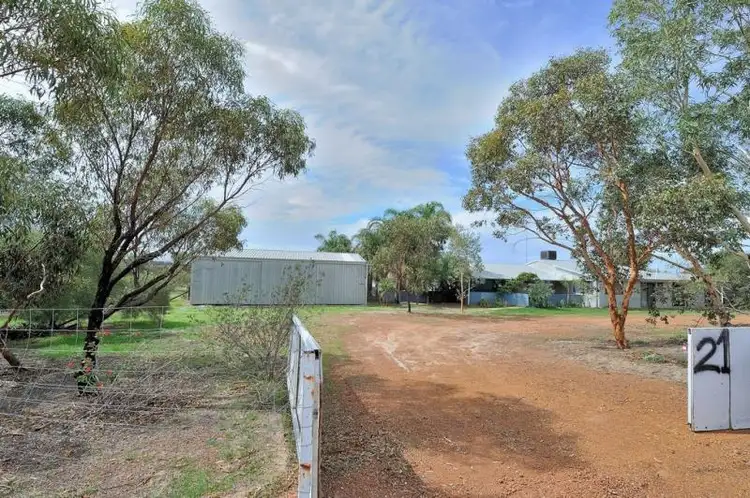 UNDER OFFE/21 Ninghan Road, Wongan Hills WA 6603