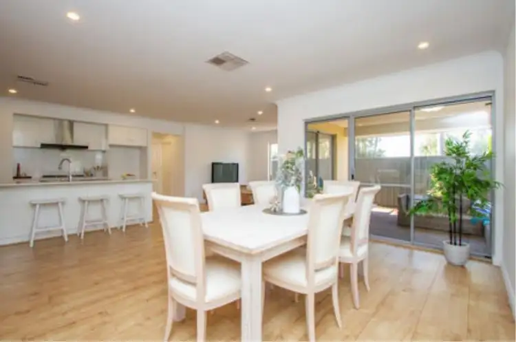 10B Earls Court, Thornlie WA 6108