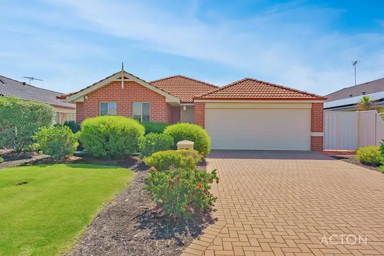 33 Highcliffe Circle, Lakelands WA 6180