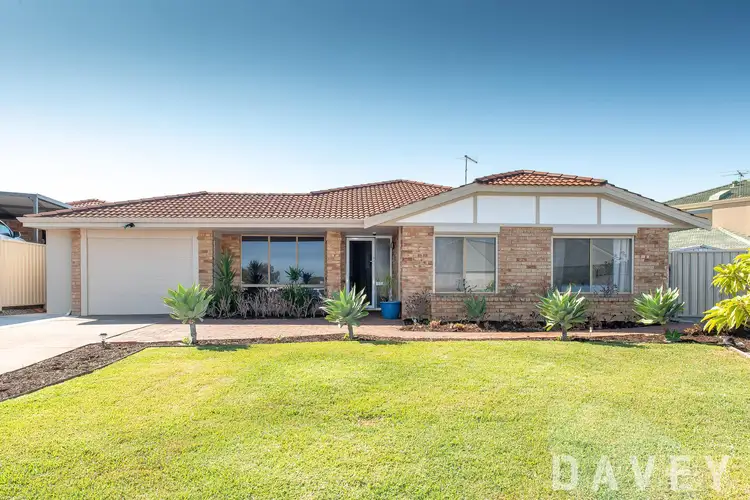 16 Carterton Place, Padbury WA 6025