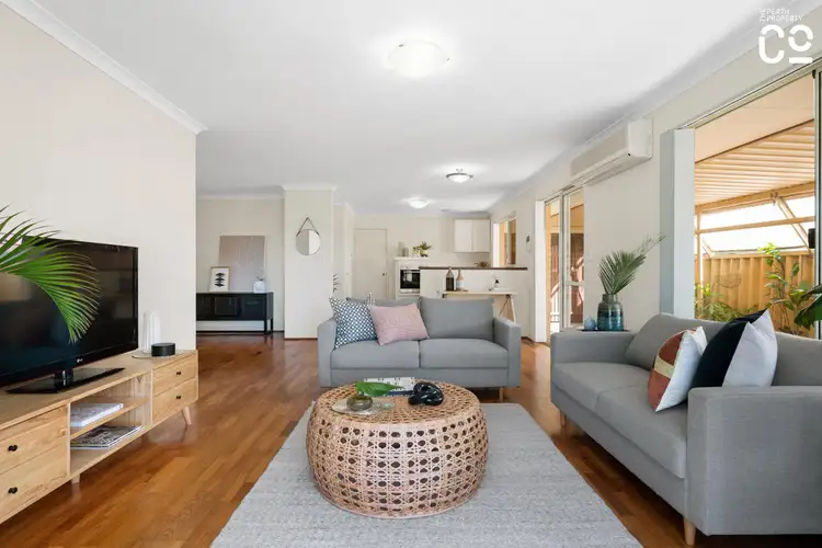 8 Bradford Place, Marangaroo WA 6064