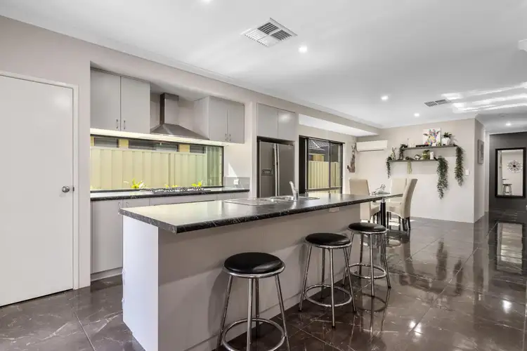 8 Fairfax St