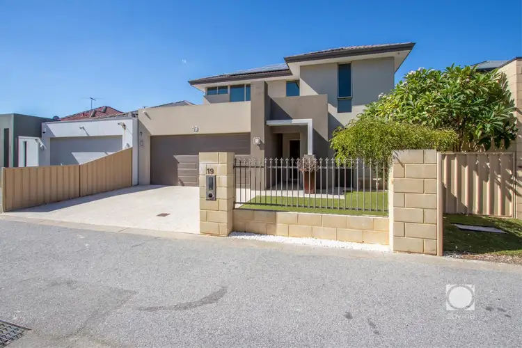 Second view of Homely house listing, 19 Shrike Lane, Beeliar WA 6164