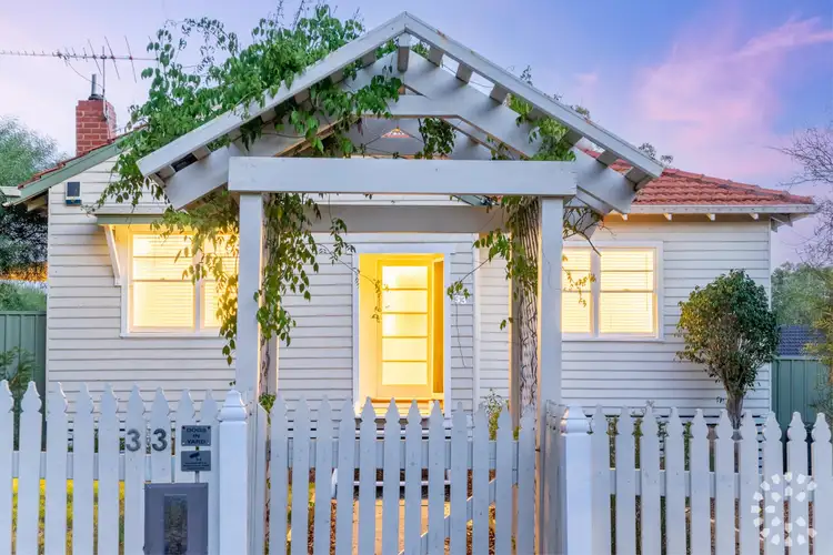 33 Nicholas Crescent, Hilton WA 6163