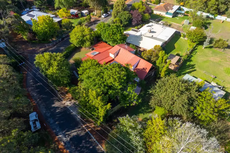 2 Barlow Street, Sawyers Valley WA 6074