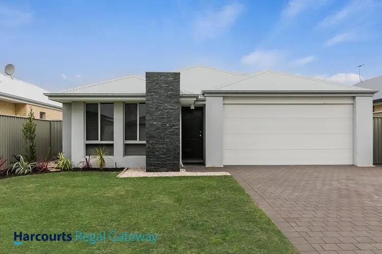 11 Lomond Crescent, Wandi WA 6167