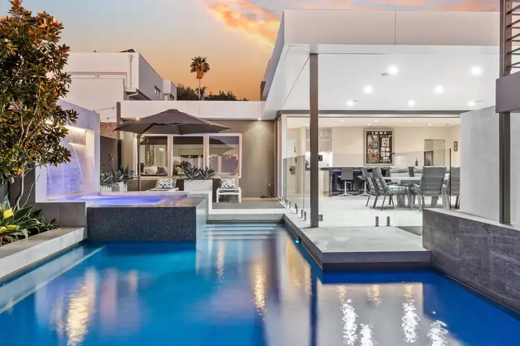 7 Elliott Road, Trigg WA 6029