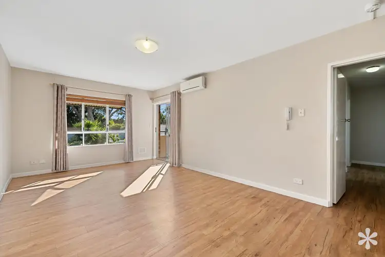 8/15 Friar John Way, Coolbellup WA 6163