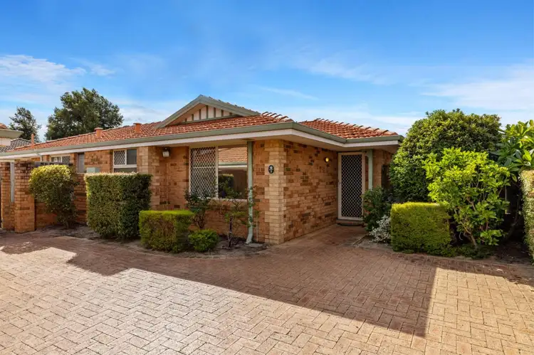 3/9 Pearl Road, Cloverdale WA 6105