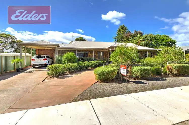 4 Hutchinson Road, Burekup WA 6227