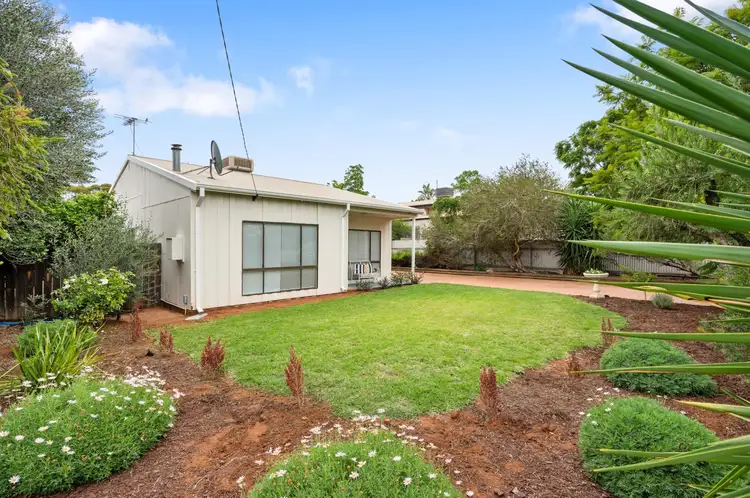 8 Addis Street, Lamington WA 6430